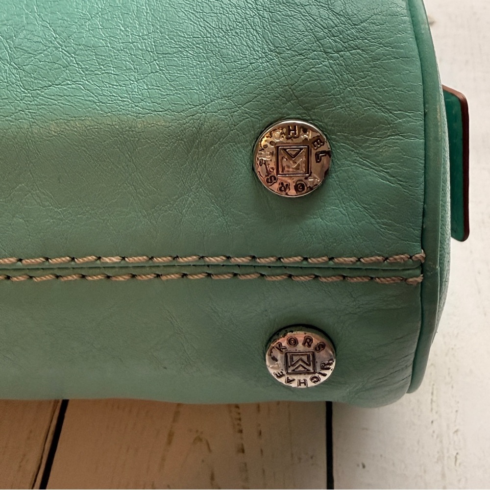 Michael Kors | Vintage Leather Barrel Hand Bag, Mint Green - Picture 8 of 17